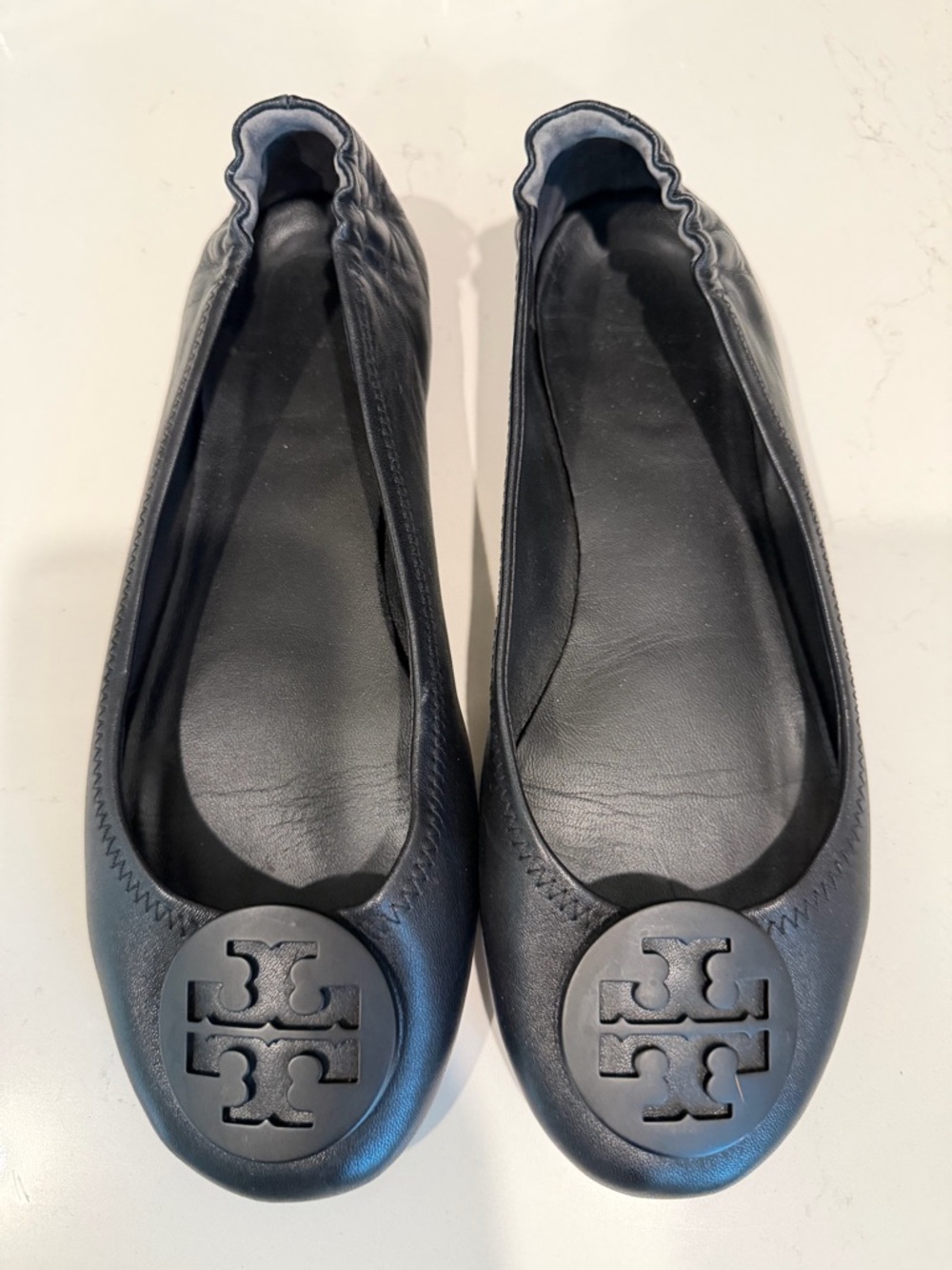 Tory Burch Black Leather Logo Round-Toe Ballet Flats - Picture 4 of 4